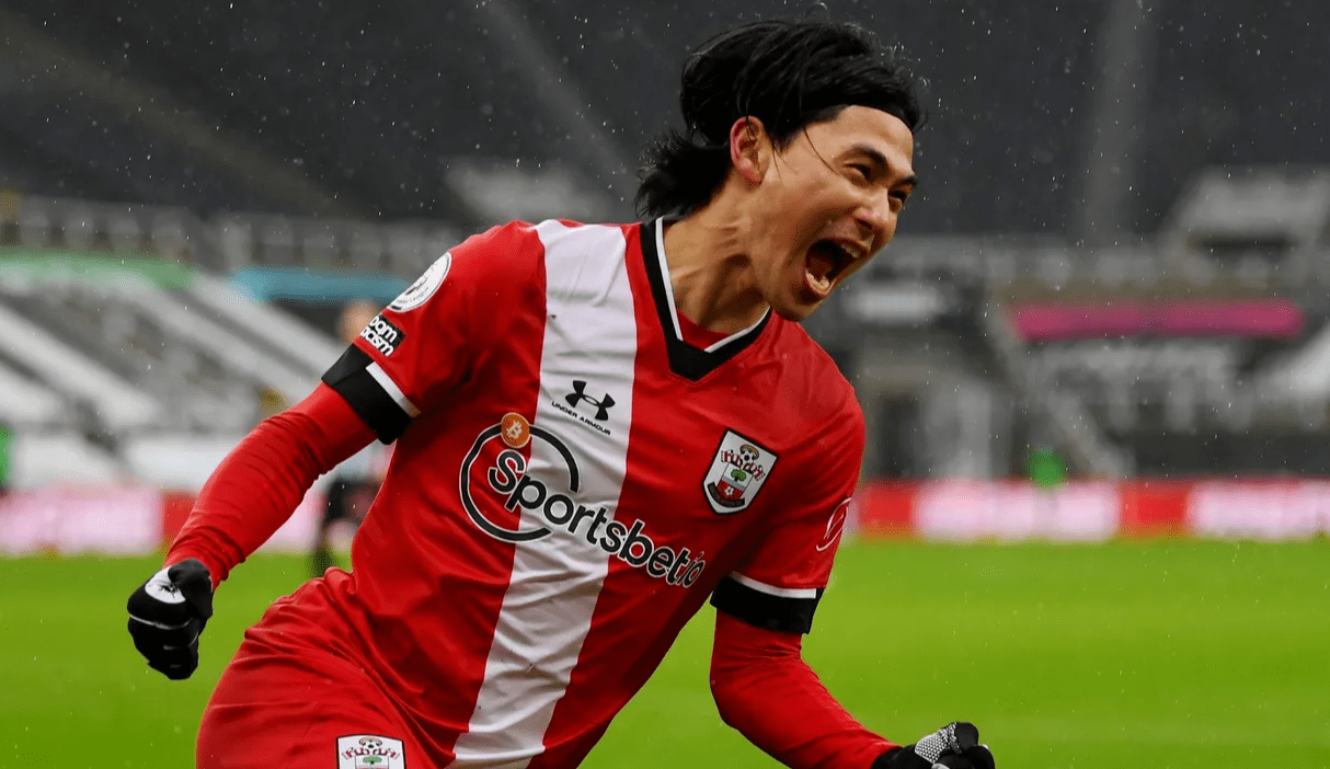 丹麦力克那不勒斯,乔瓦尼·雷纳完成帽子戏法 丹麦力克那不勒斯,乔瓦尼·雷纳完成帽子戏法