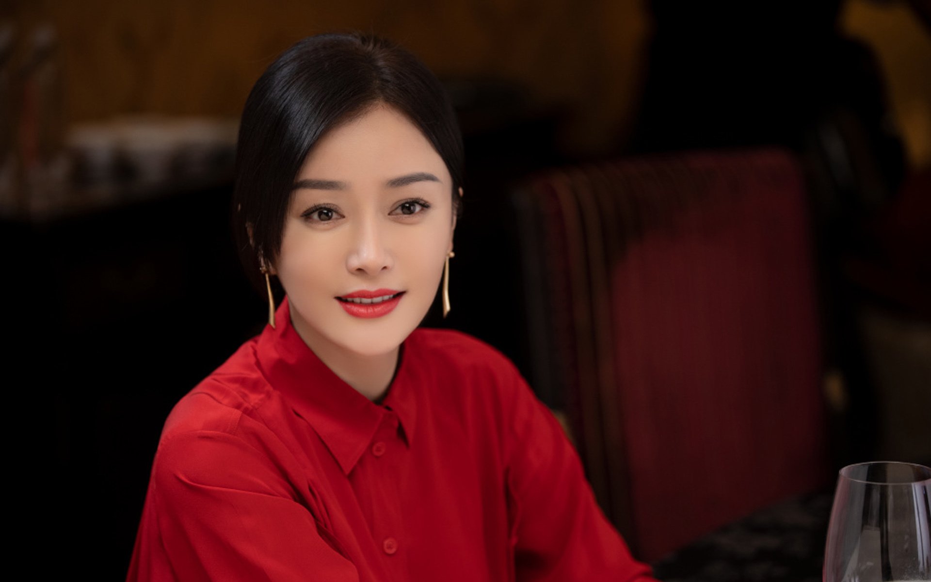 开云体育登录-宿命的轮回，2026世界杯G组强强对话，英格兰用一场横扫宣告复兴，穆西亚拉却在不列颠风暴中独自闪耀